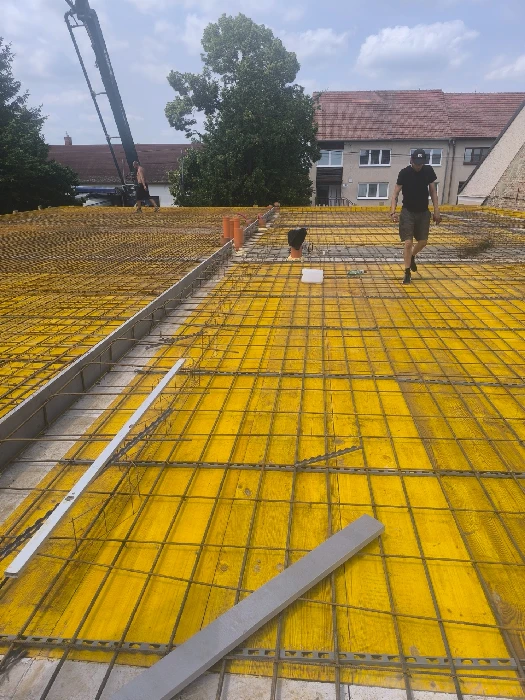 Betonáž stropní desky s armaturou